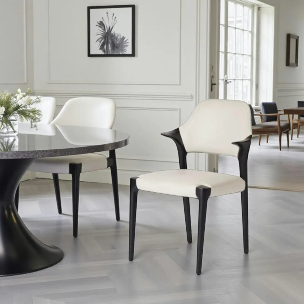 Chaise en cuir marron design, accoudoirs bois noir ALDER