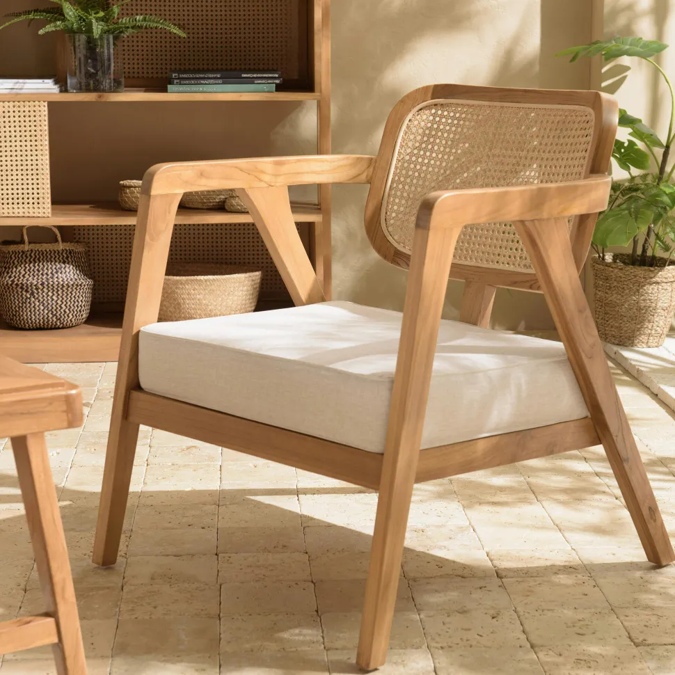 Fauteuil exotique dossier cannage teck et coussin gris MANAK