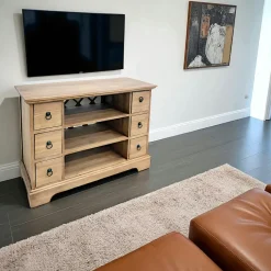 Meuble TV Hévéa 6 tiroirs, 3 niches, fond ajouré effet croisé 98x39x72.6cm MAORI