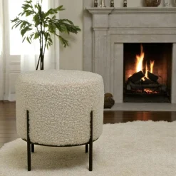 Pouf rond blanc effet fourrure avec pieds en métal noir BRUGES