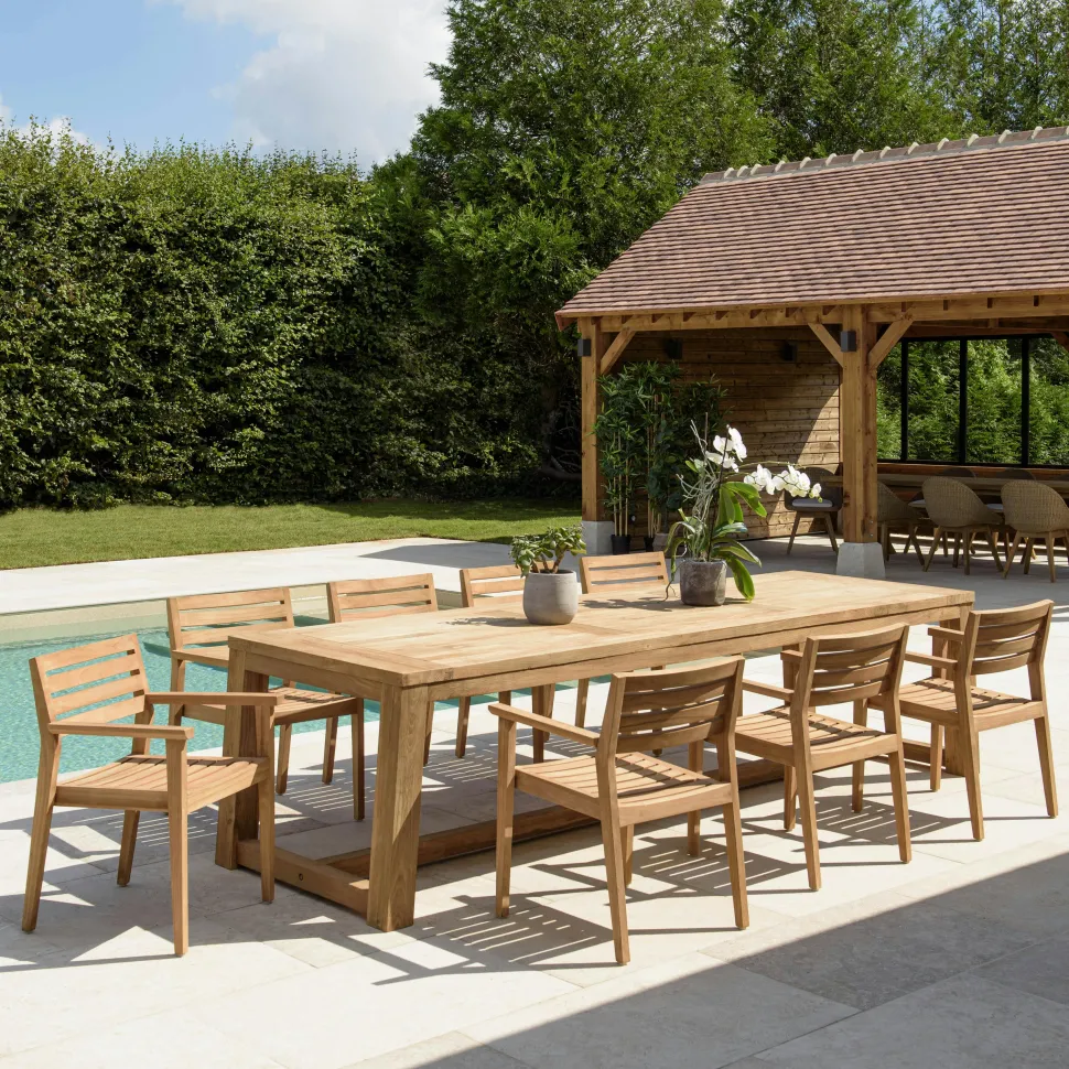 Salon de jardin teck naturel 1 table pieds en croix 320 cm + 8 fauteuils bois MANY
