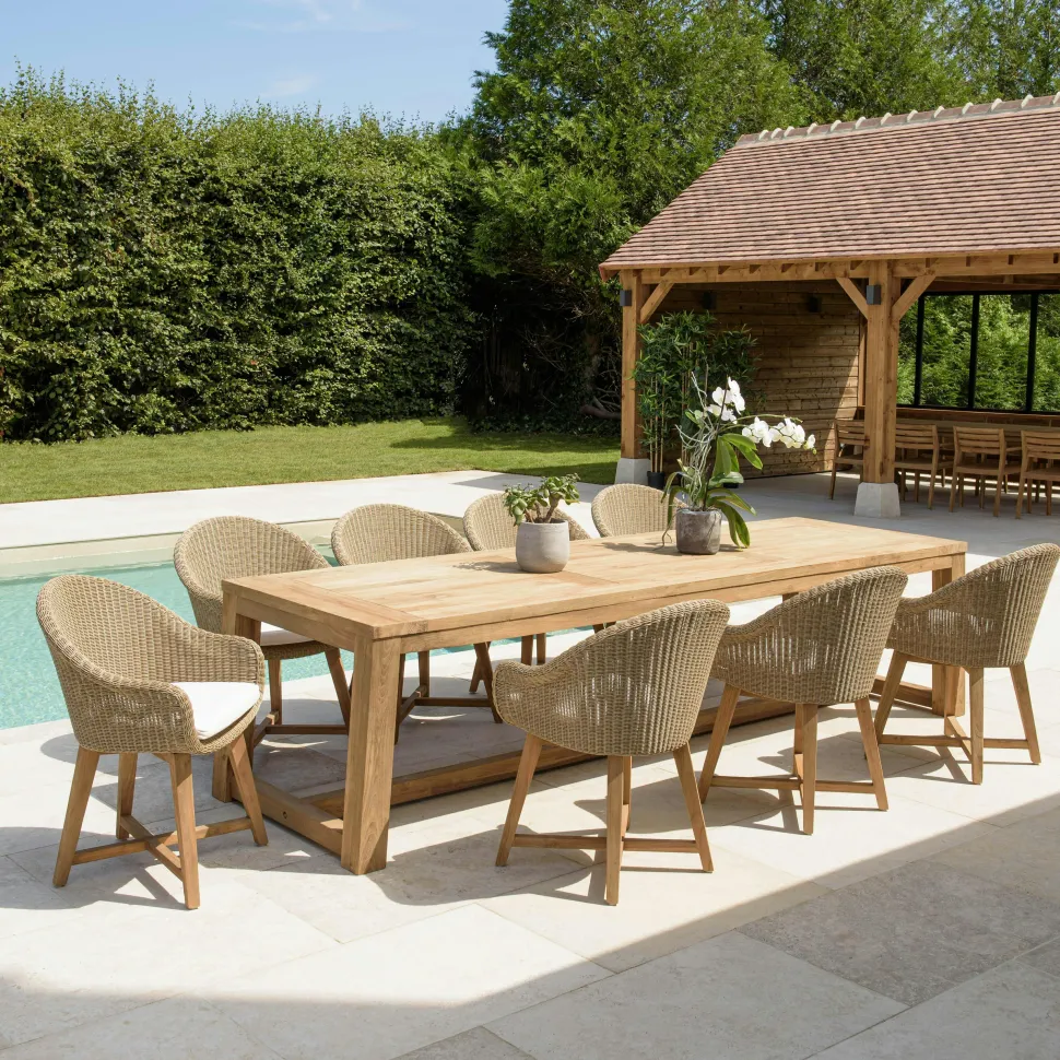Salon de jardin teck naturel 1 table pieds inclinés 300 cm + 8 fauteuils bois MANY