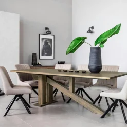 Table à manger moderne piètement oblique chêne massif 200 cm HUDSON