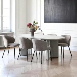 Table à manger ovale sable 220 cm - design minimaliste, pieds obliques ALBERTA