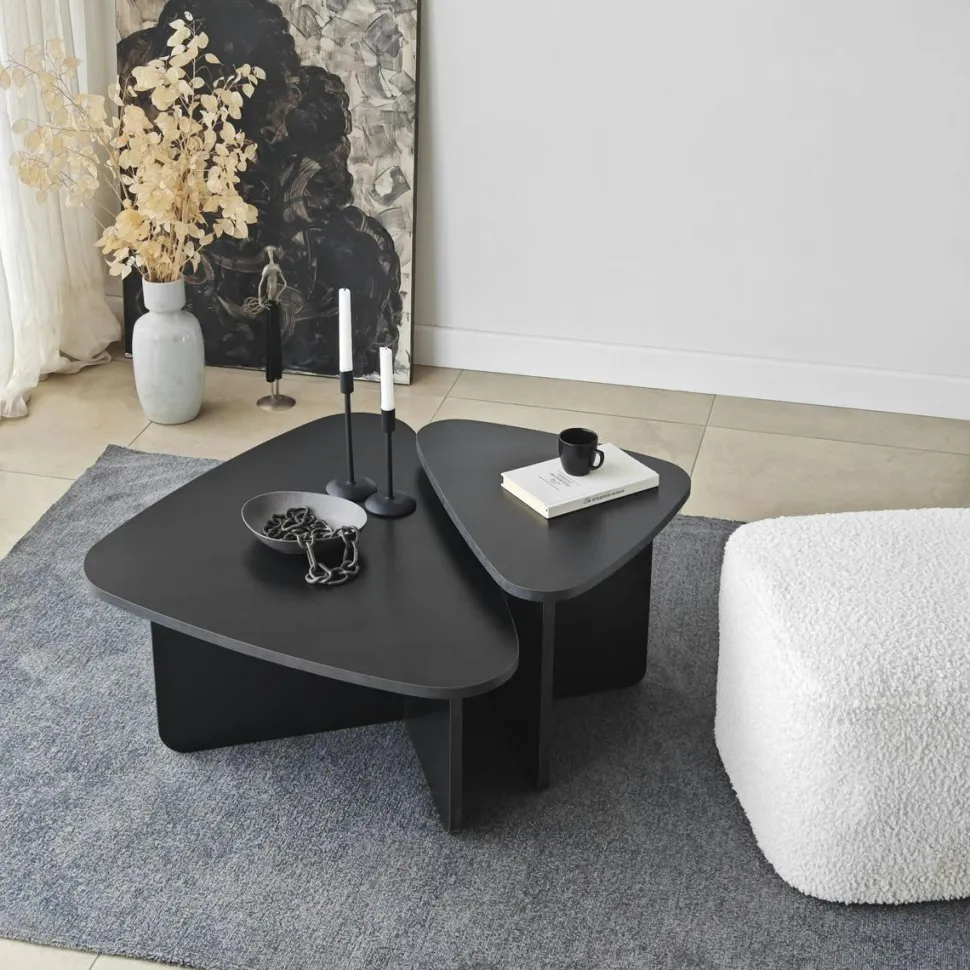 Table basse effet noyer, triangle organique (x2) MARFA