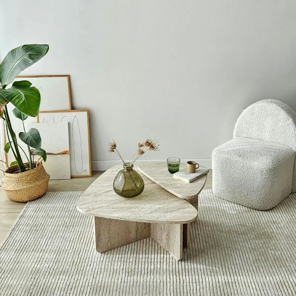 Table basse gigogne noire, triangle organique (x2) MARFA