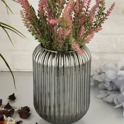 Vase en verre rainuré fumé – style moderne chic